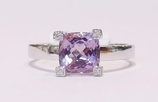 9ct white gold amethyst and diamond ring