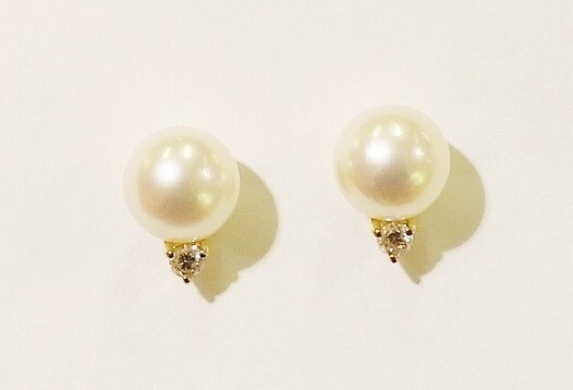 9ct pearl and diamond earrings