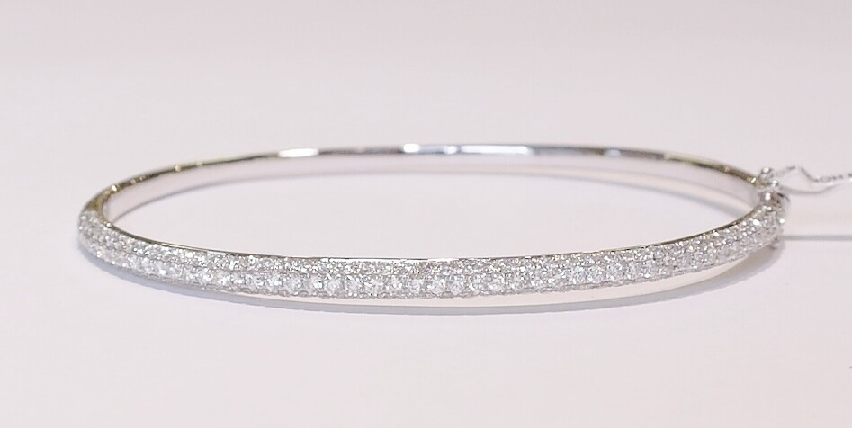 18ct white gold diamond bangle