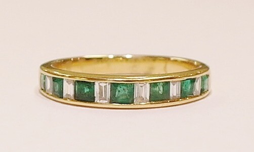 18ct yellow gold emerald and diamond ring