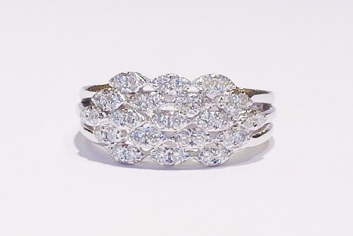 18ct white gold diamond ring