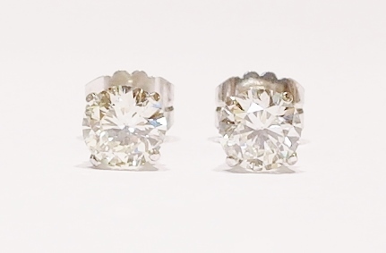 18ct white gold diamond stud earrings. 2.12ct