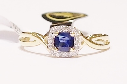 9ct sapphire and diamond ring