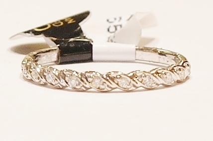 9ct white gold diamond ring