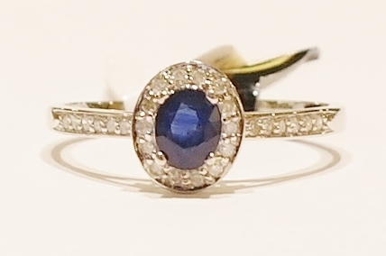 9ct white gold sapphire and diamond ring