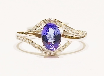 18ct white gold tanzanite and diamond ring