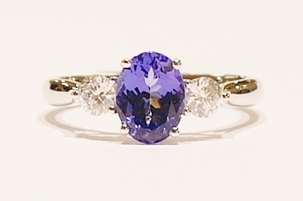 18ct white gold tanzanite and diamond ring