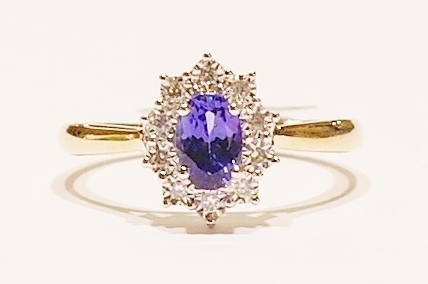 9ct tanzanite and diamond ring