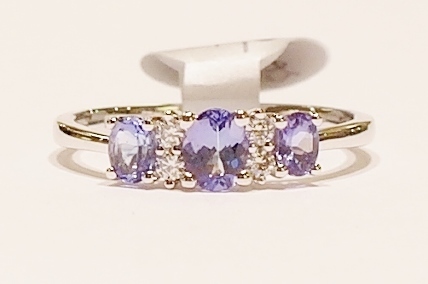 9ct white gold tanzanite and diamond ring