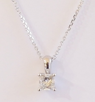 18ct white gold princess cut diamond pendant