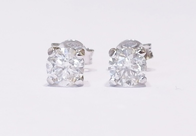 18ct white gold diamond stud earrings