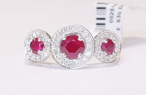 18ct white gold ruby and diamond ring