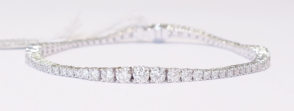 18ct white gold diamond bracelet