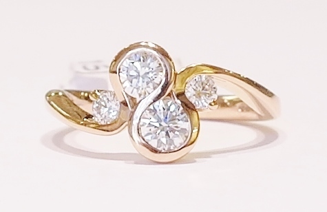 18ct rose gold diamond ring