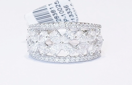 18ct white gold diamond ring