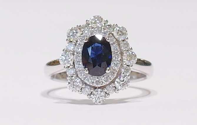 18ct white gold sapphire cluster ring