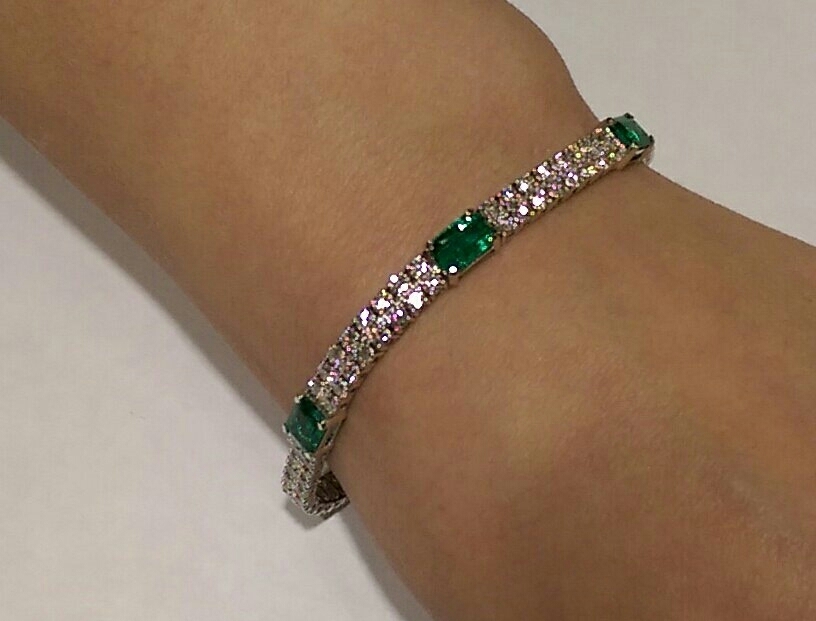 White gold emerald and diamond bracelet