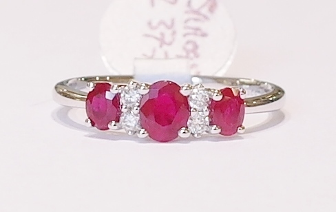 9ct white gold ruby and diamond ring