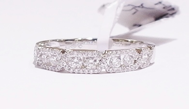 18ct white gold diamond ring