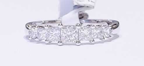 18ct white gold princess cut diamond ring