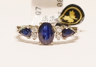 18ct white gold sapphire and diamond ring