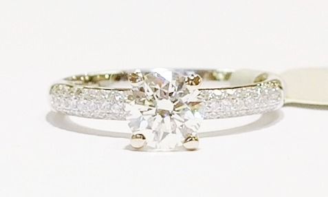 18ct white gold solitaire diamond ring