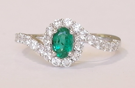 18ct white gold emerald and diamond ring
