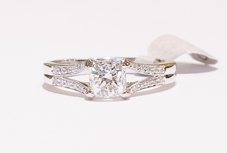 18ct white gold diamond ring