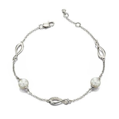 9ct white gold pearl and diamond bracelet