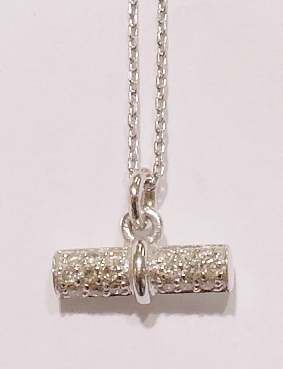 18ct diamond pendant