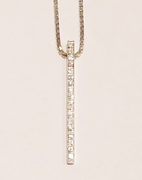 18ct white gold diamond pendant