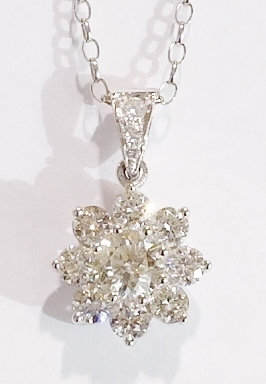 18ct white gold diamond pendant