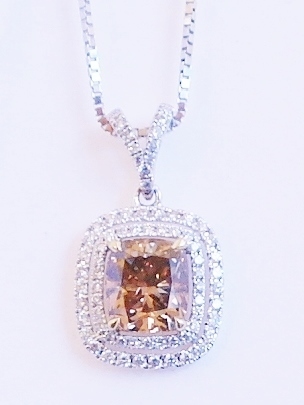 18ct white gold diamond pendant