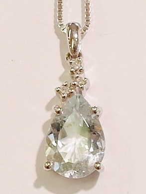 18ct white gold aquamarine and diamond pendant