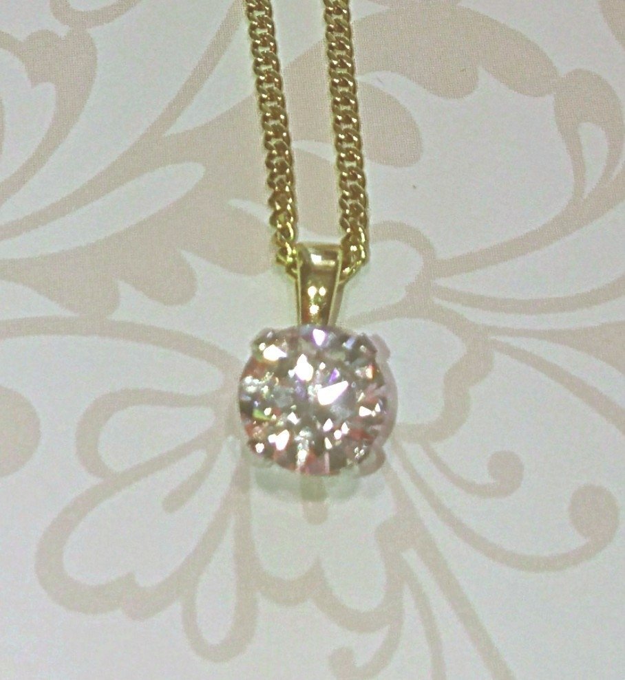 Yellow gold 1ct solitaire diamond pendant