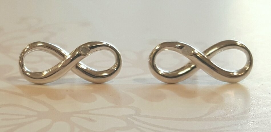 Infinity earring