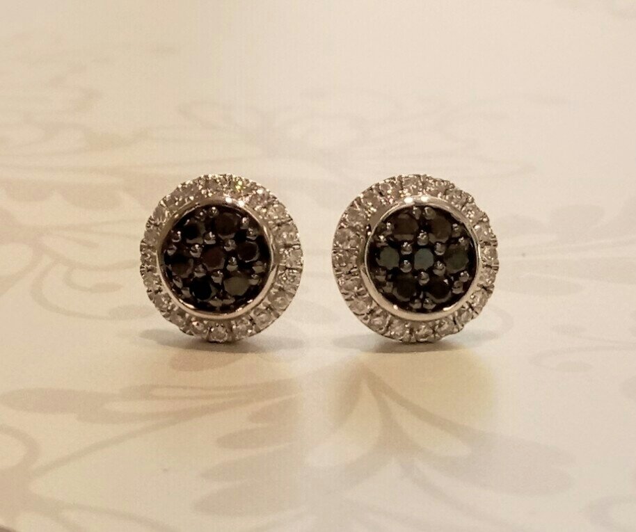18ct white gold black/white diamond earrings