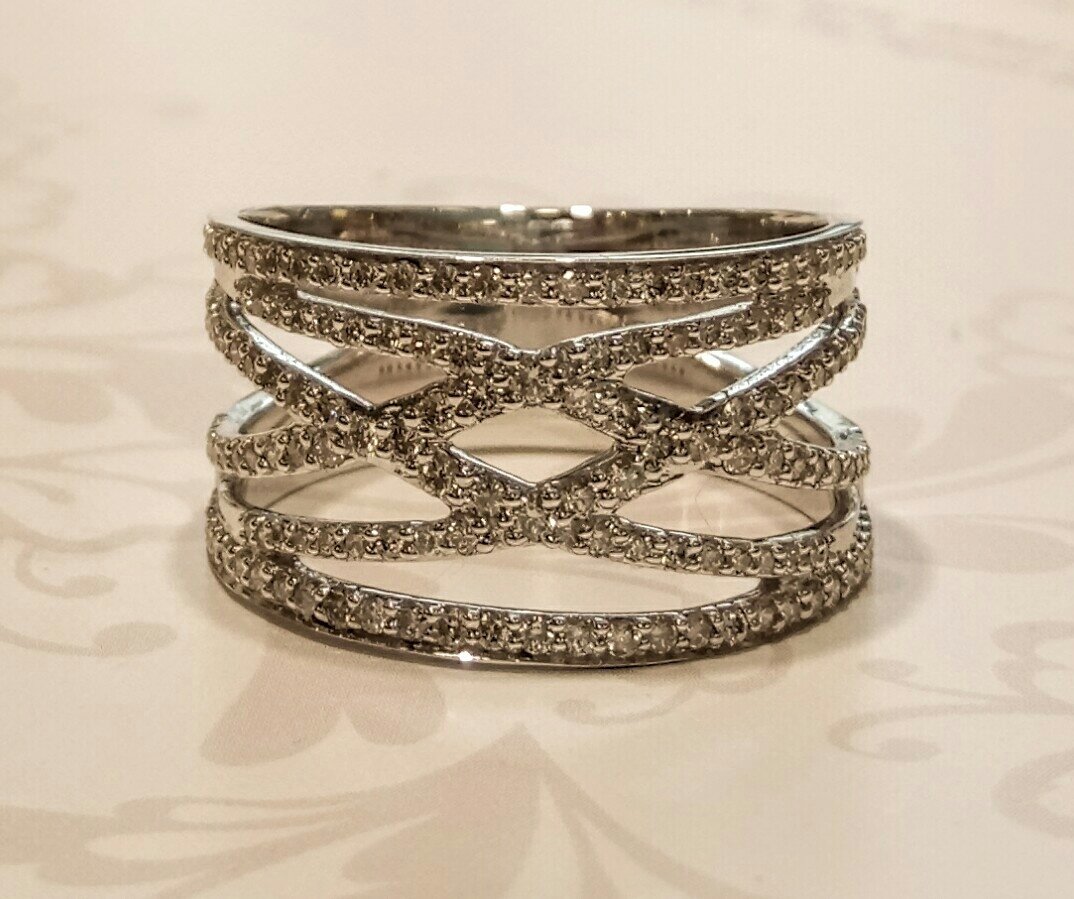 18ct white gold diamond dress ring