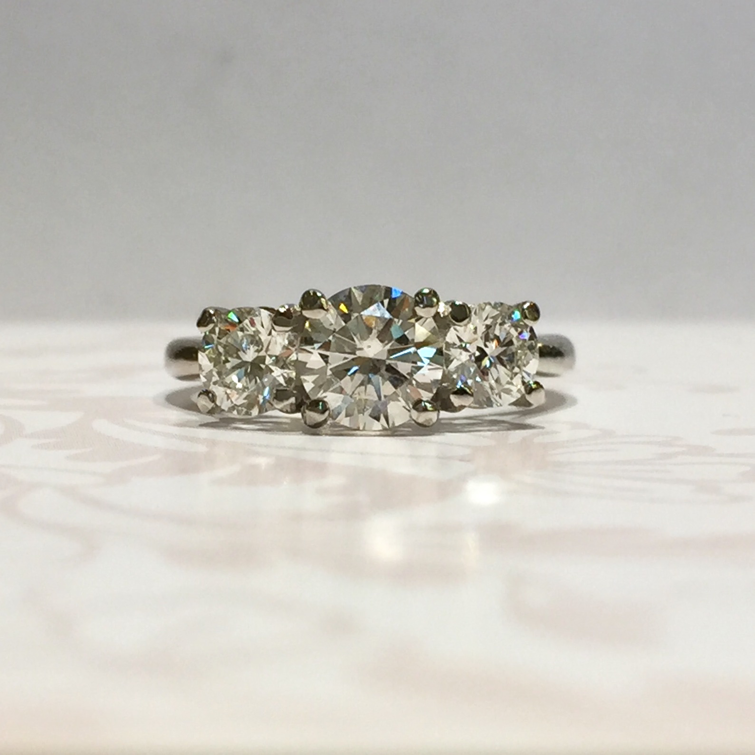 3 stone brilliant diamond 1.77ct ring