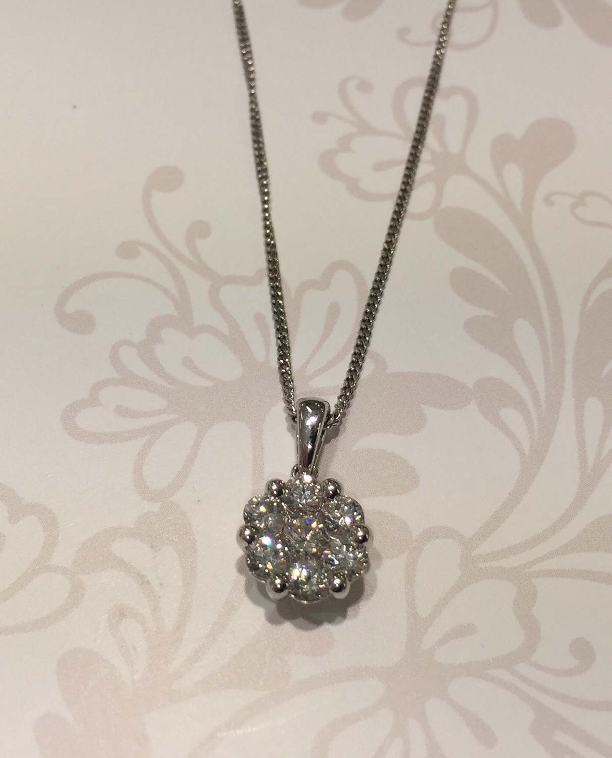 18ct white gold diamond pendant