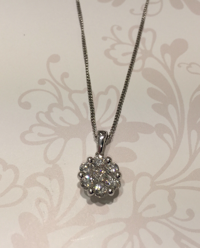 18ct white gold diamond pendant