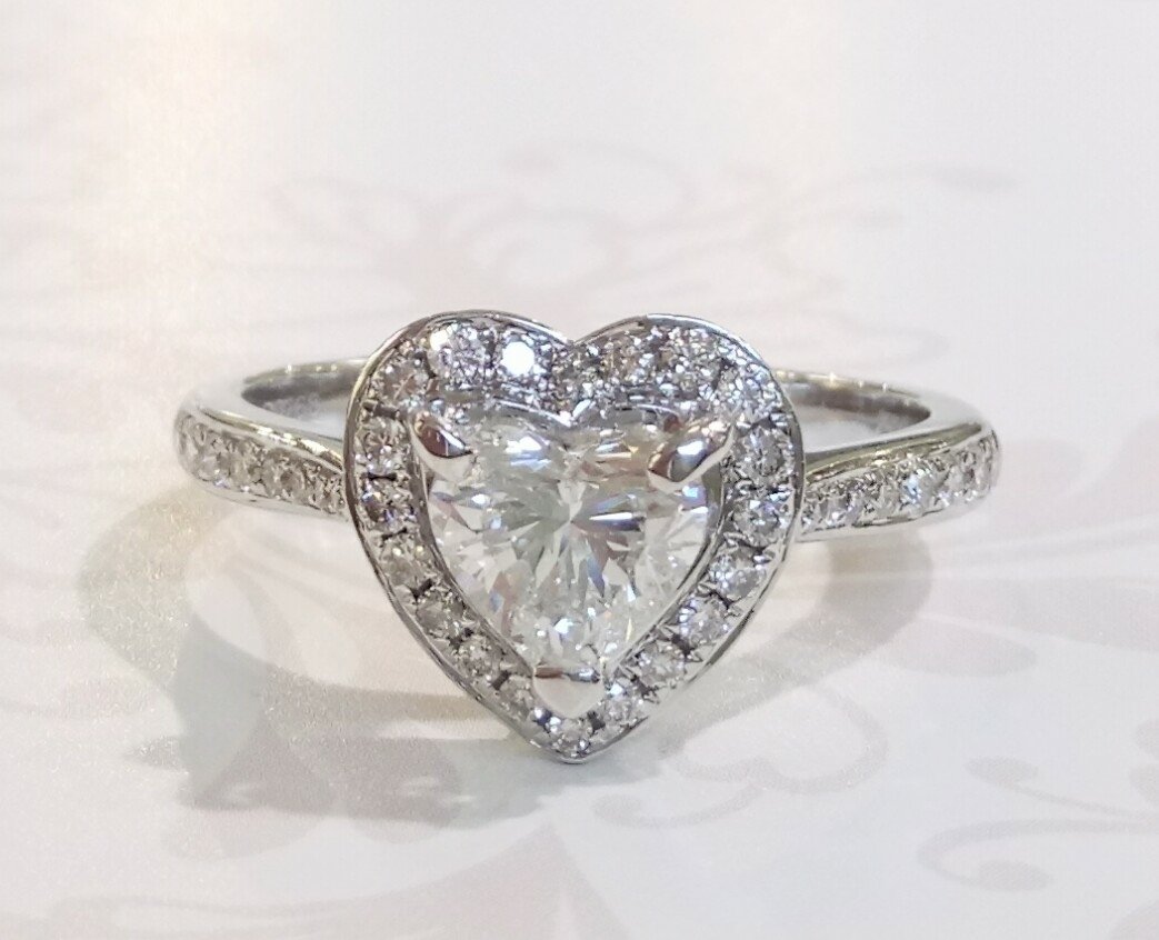 18ct white gold diamond heart ring