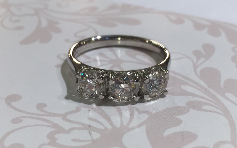 3 stone platinum diamond ring