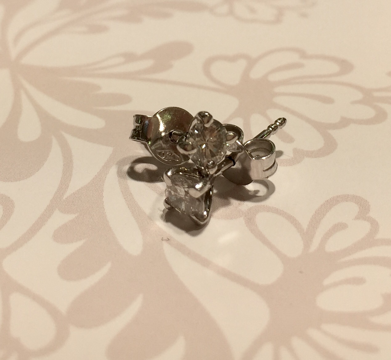 18ct white gold diamond studs