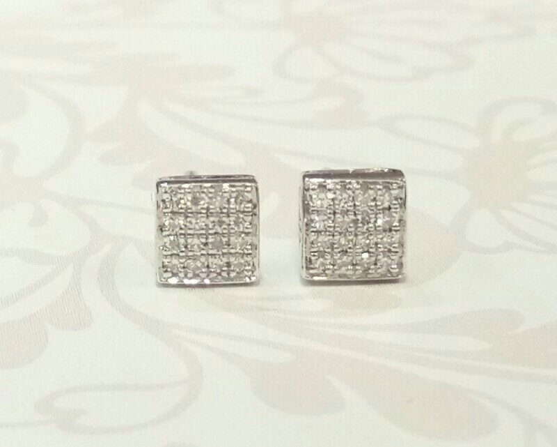 9ct white gold diamond stud earrings 