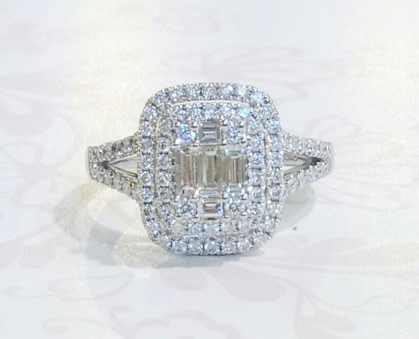 18ct white gold diamond dress ring