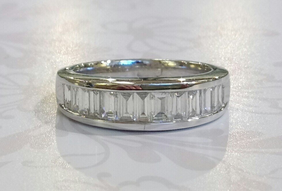 Platinum diamond dress ring