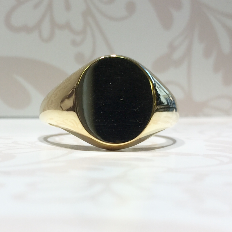 18ct yellow gold oval signet ring