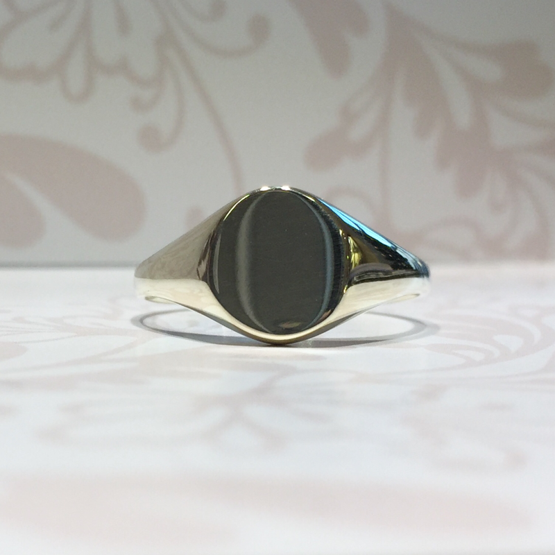 9ct white gold oval signet ring
