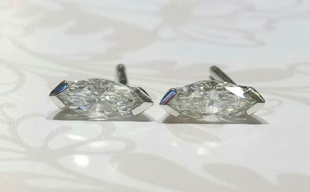 18ct white gold diamond stud earrings